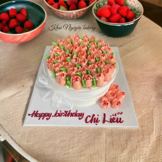 Mẫu bánh kem hoa 8