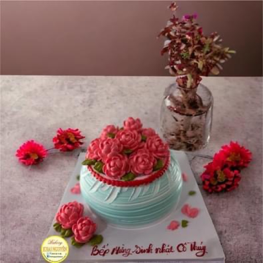 Mẫu bánh kem nữ 10