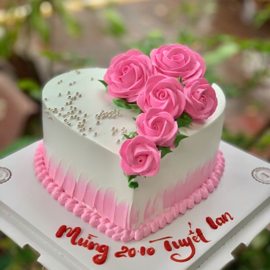 Mẫu bánh kem hình trái tim 2